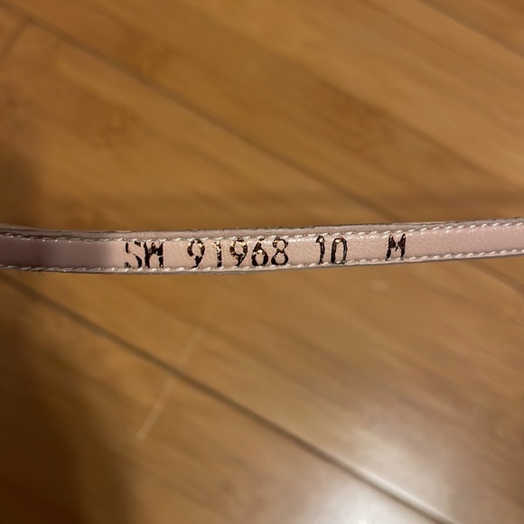 Stuart Weitzman beige sandal, size 10 - Picture 7 of 9